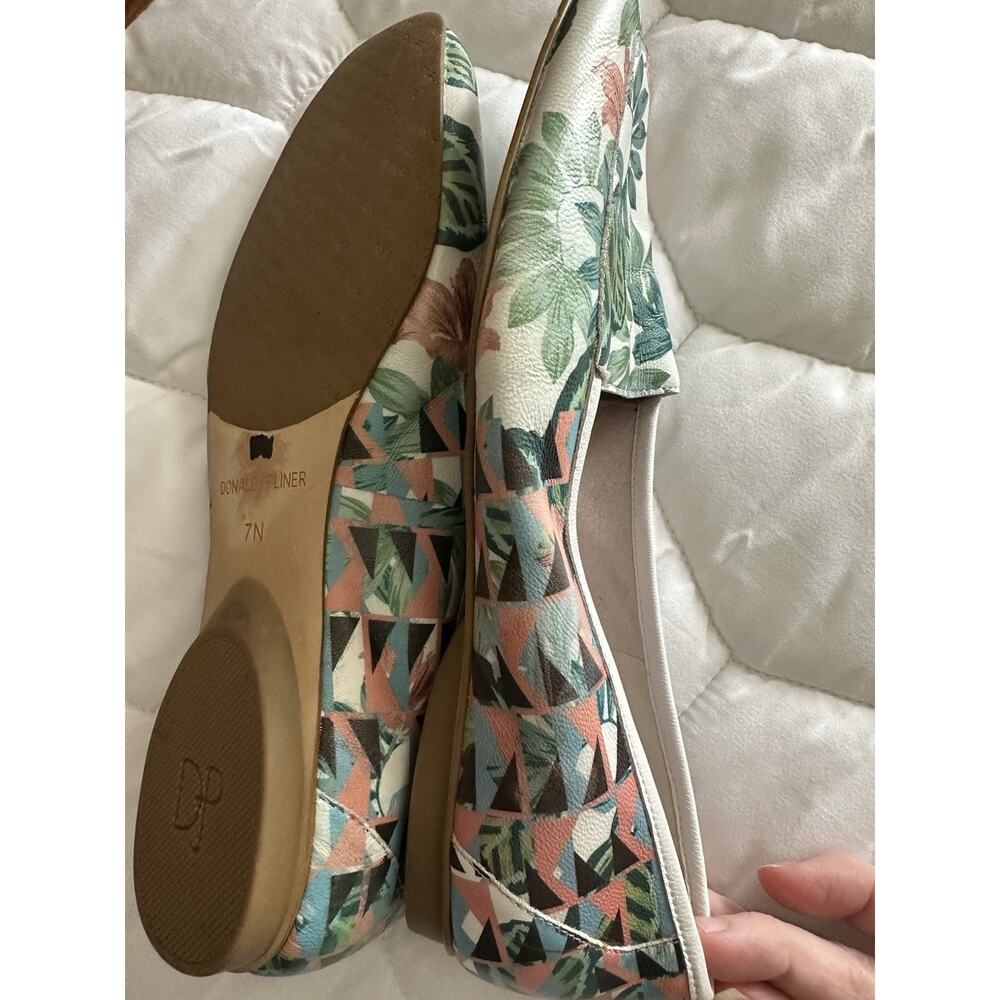 Donald J. Pliner DeeDee Tropical Floral print loafers Size 7N Narrow - Picture 8 of 8